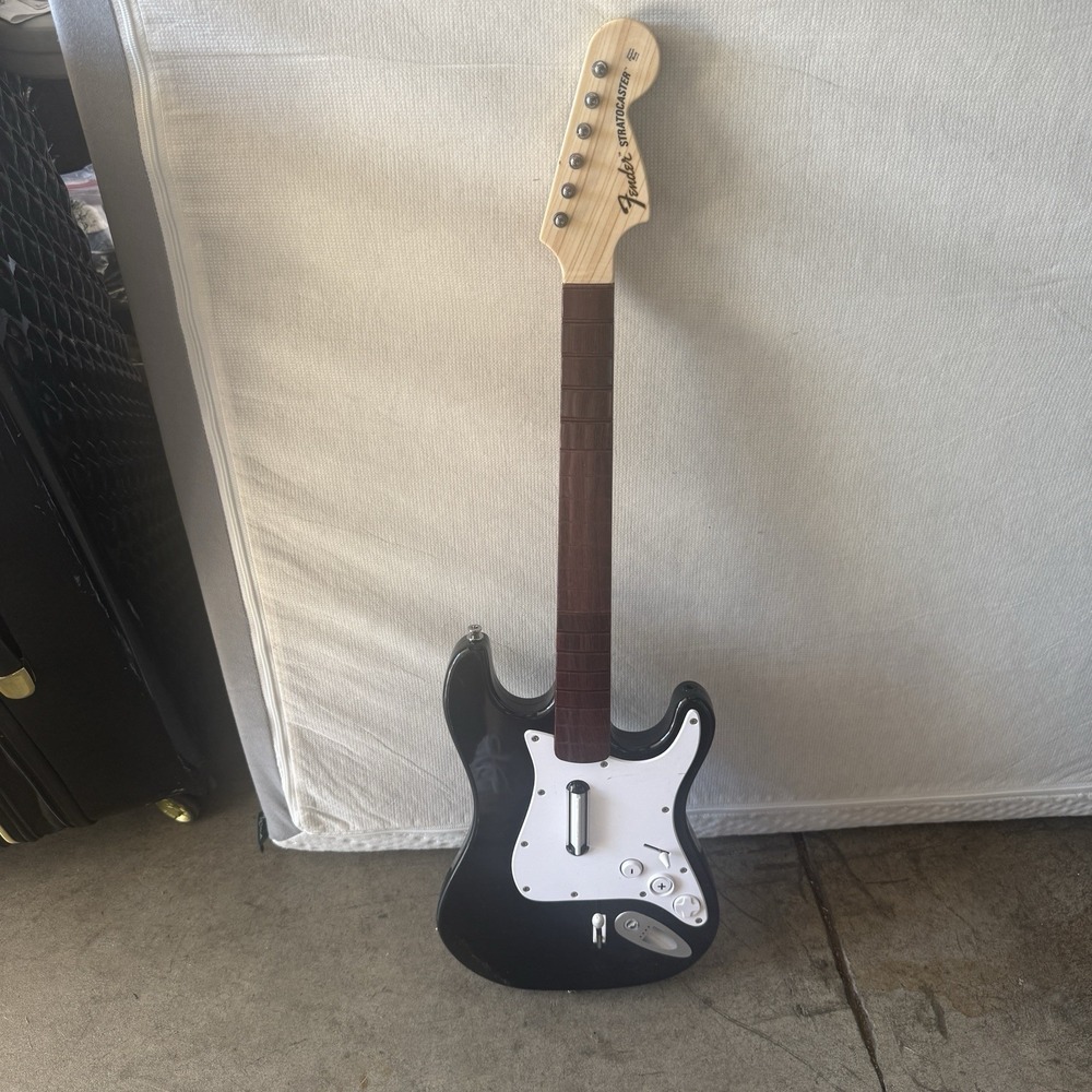 Harmonix Rock Band Fender Stratocaster Guitar - Model NWGTS2 ~No Dongle